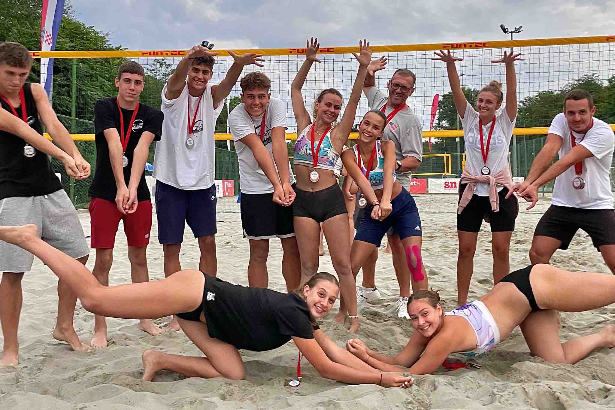 Juniori i juniorke Kluba odbojke na pijesku Opatija Juniori KOP Opatije 2. u Hrvatskoj, a juniorke 3.